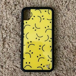 Wildflower Sadurday iPhone XR Smiley case